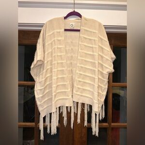 EUC Akemi &‎ Kin Anthropologie Cream Fringe Knit Cardigan
